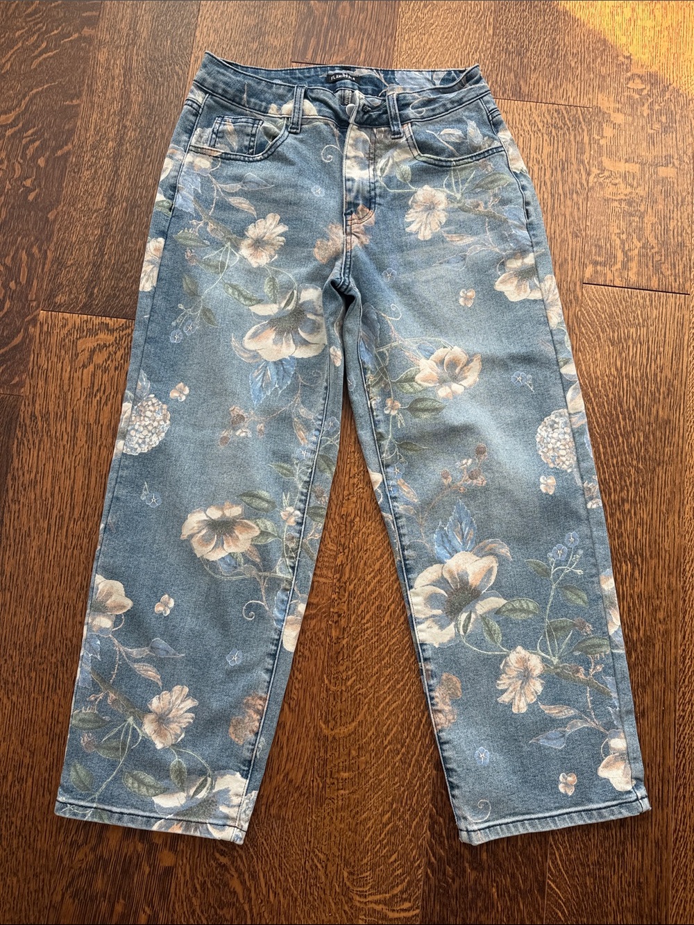 Floral Straight-Leg Women's Jeans in Light Blue